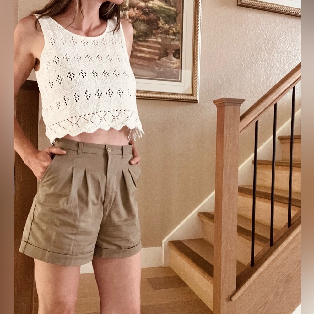 Vintage 90’s Khaki pleated chino shorts cuffed shorts